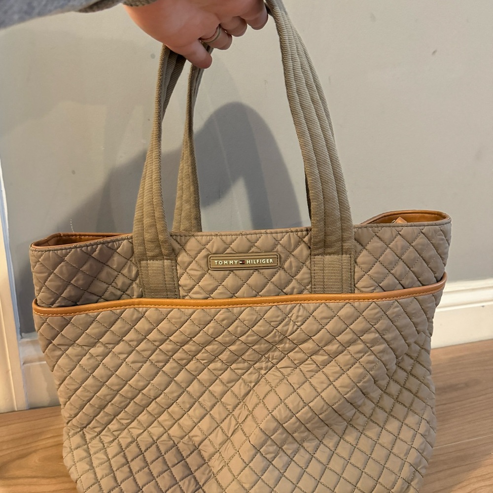 Tommy Hilfiger tote- taupe